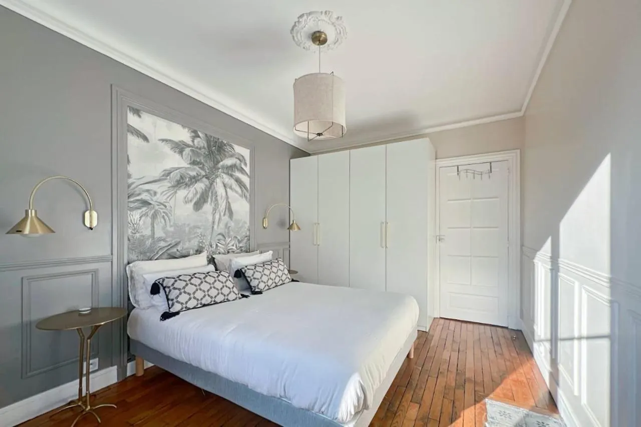 Renewed And Well-Decorated Apartment In Paris 12Th