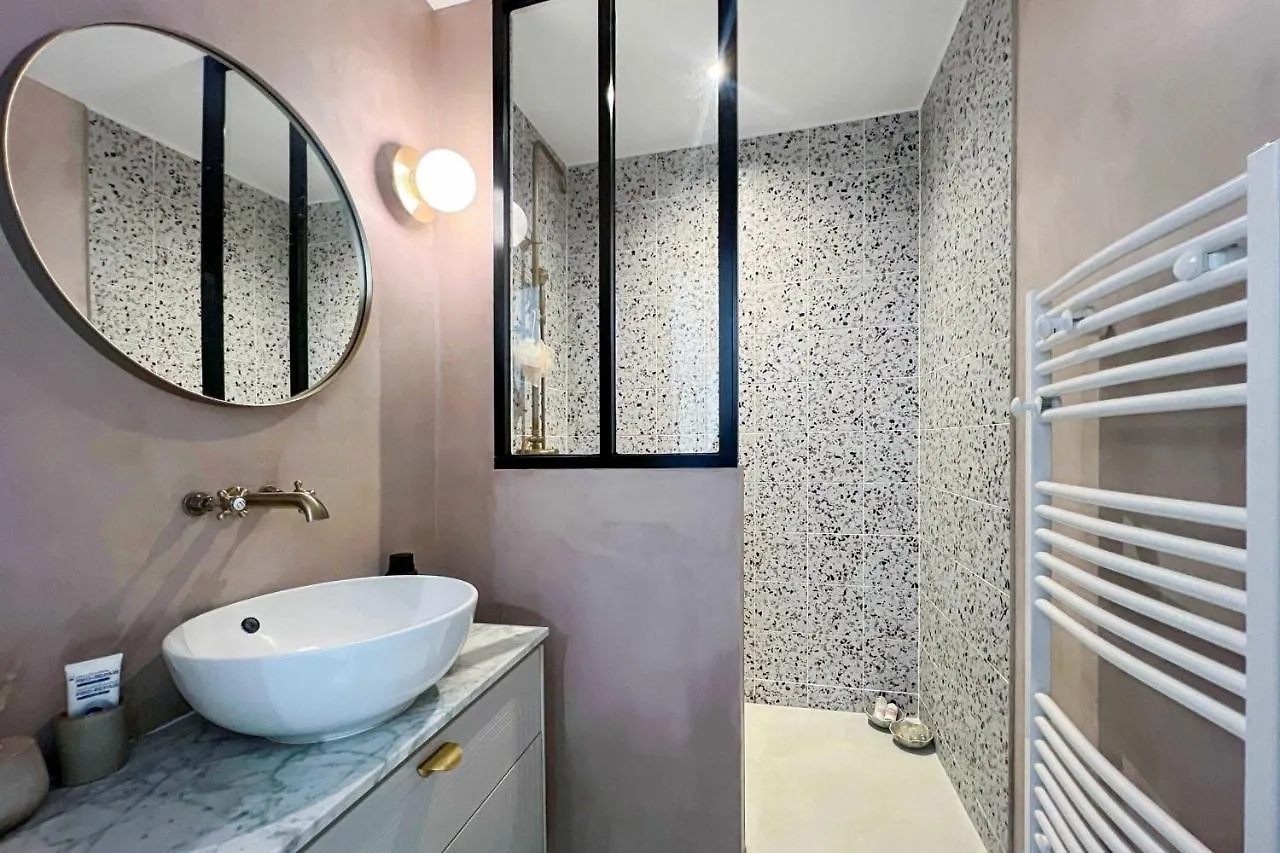 Renewed And Well-Decorated Apartment In Paris 12Th France